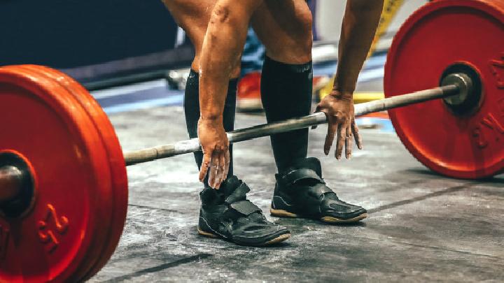 上班久坐的人如何為腹部減肥？3個簡單的小動作瘦腹又排便