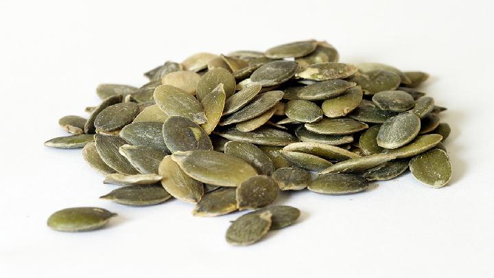 如何自制減肥茶?荷葉玫瑰花茶的做法分享-易網健康<a href=http://www.xllyou.com/jkys/ target=_blank class=infotextkey>養生</a>網 如何自制減肥茶?荷葉玫瑰花茶的做法分享