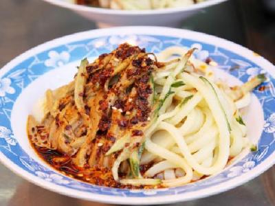 每天睡覺前喝蜂蜜水能減肥嗎？蜂蜜水有減肥功效嗎？