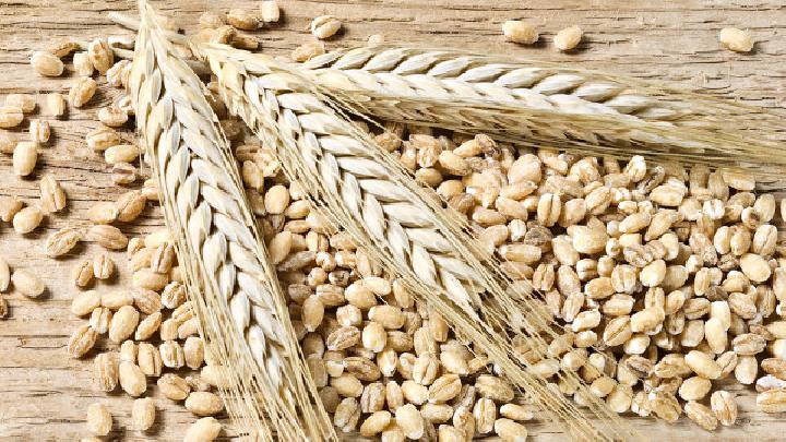 多吃芹菜能減肥嗎?芹菜怎么吃減肥?-易網健康<a href=http://www.xllyou.com/jkys/ target=_blank class=infotextkey>養生</a>網 多吃芹菜能減肥嗎?芹菜怎么吃減肥?