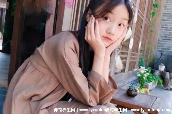 初中生可以一天抹一遍水乳嗎,不建議/清潔和防曬更重要-易網健康養生網 初中生可以一天抹一遍水乳嗎,不建議/清潔和防曬更重要