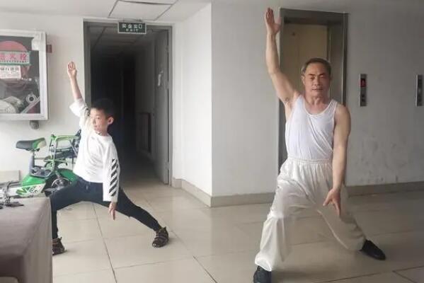 為什么不建議年輕人練金剛功,八部金剛功騙局為什么還有人在練-易網<a href=http://www.xllyou.com/ target=_blank class=infotextkey>健康養生</a>網 為什么不建議年輕人練金剛功,八部金剛功騙局為什么還有人在練