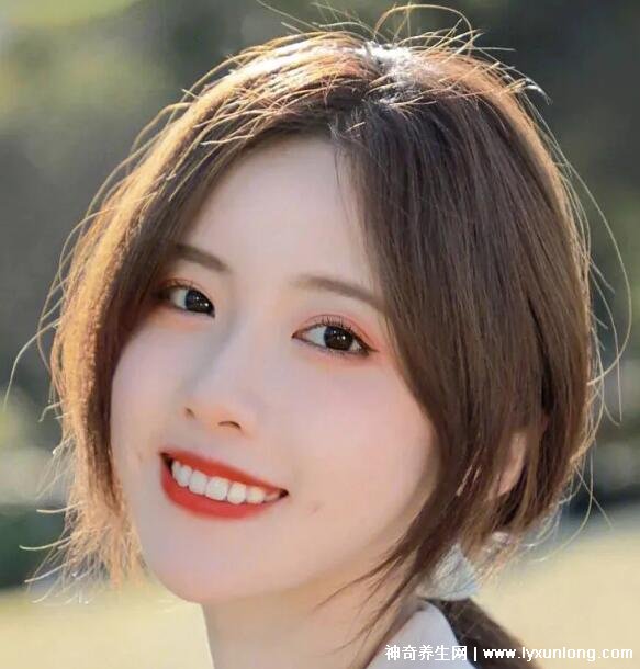 為什么老師討厭八字劉海,遮擋視線影響學(xué)習(xí)(看著不精神)-易網(wǎng)健康<a href=http://www.xllyou.com/jkys/ target=_blank class=infotextkey>養(yǎng)生</a>網(wǎng) 為什么老師討厭八字劉海,遮擋視線影響學(xué)習(xí)(看著不精神)