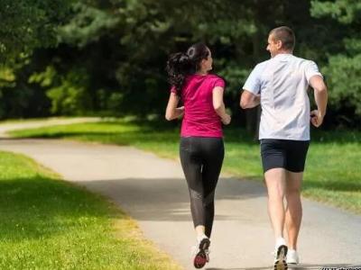 肝臟最怕三個(gè)運(yùn)動(dòng)脂肪肝,慢跑/瑜伽/游泳(附養(yǎng)肝第一水果)