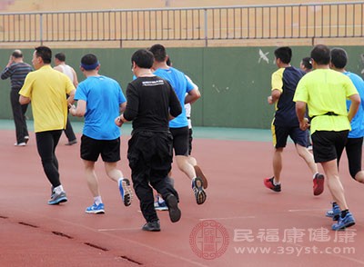 早上運動好還是晚上運動好 時間選得不對 身體也許會有麻煩-易網健康<a href=http://www.xllyou.com/jkys/ target=_blank class=infotextkey>養生</a>網 早上運動好還是晚上運動好 時間選得不對 身體也許會有麻煩