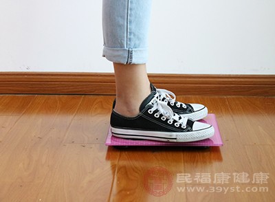 波比跳是“脂肪克星” 每天跳100個(gè) 30天后身體會(huì)發(fā)生啥變化-易網(wǎng)<a href=http://www.xllyou.com/ target=_blank class=infotextkey>健康養(yǎng)生</a>網(wǎng) 波比跳是“脂肪克星” 每天跳100個(gè) 30天后身體會(huì)發(fā)生啥變化