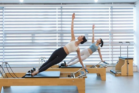 普拉提是什么運(yùn)動(dòng) 都有哪些好處及作用-易網(wǎng)健康<a href=http://www.xllyou.com/jkys/ target=_blank class=infotextkey>養(yǎng)生</a>網(wǎng) 普拉提是什么運(yùn)動(dòng) 都有哪些好處及作用