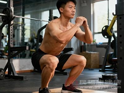 男性健身繞不開深蹲 但是深蹲的好處你真的了解嗎