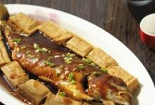 檸檬青椒炒雞腿的做法-酸辣味炒菜譜