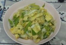 雞蛋炒大蔥的做法-家常味炒菜譜