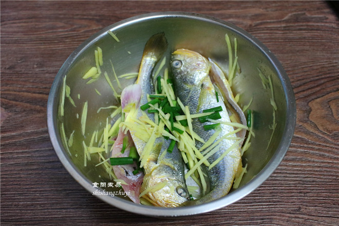 酥炸黃花魚的做法-家常味炸菜譜 酥炸黃花魚的做法-家常味炸菜譜