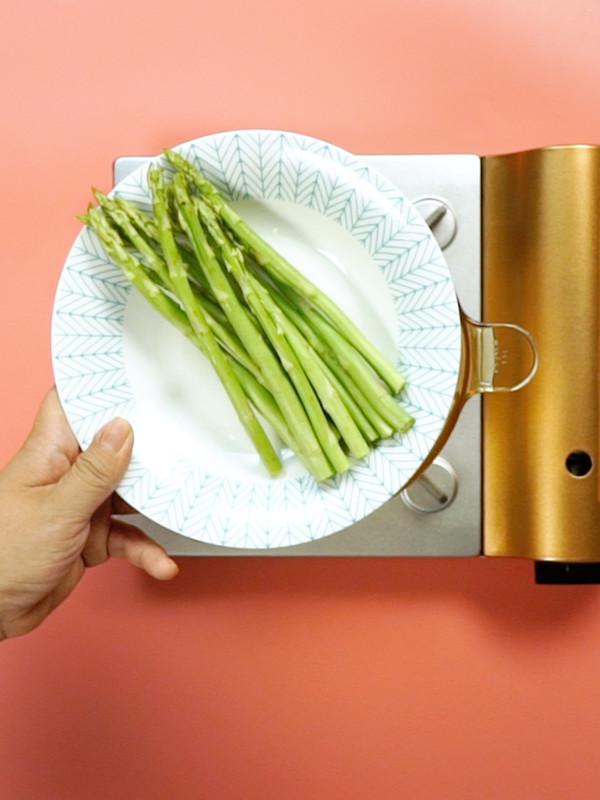 鮮味油淋蘆筍的做法-家常味燉菜譜 鮮味油淋蘆筍的做法-家常味燉菜譜