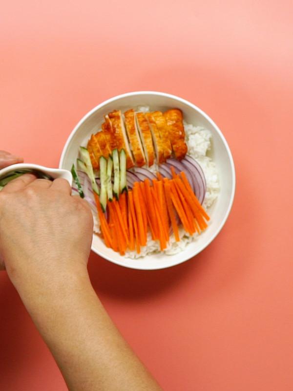 烤肉拌飯的做法-家常味拌菜譜 烤肉拌飯的做法-家常味拌菜譜