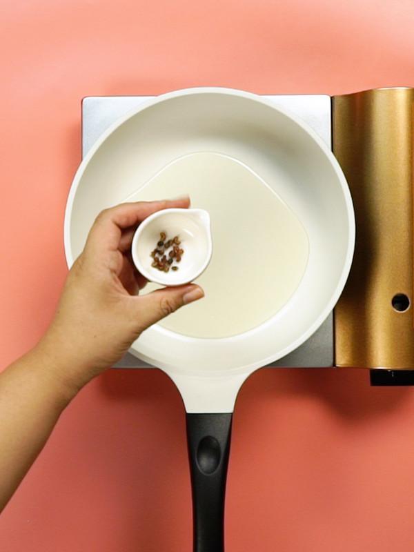 家常燜面的做法-家常味燜菜譜