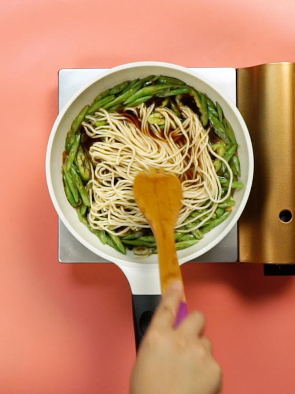 家常燜面的做法-家常味燜菜譜