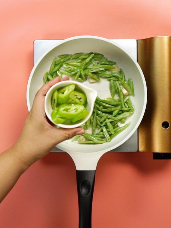 家常燜面的做法-家常味燜菜譜