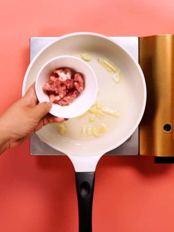 老干媽炒香干的做法-家常味炒菜譜 老干媽炒香干的做法-家常味炒菜譜