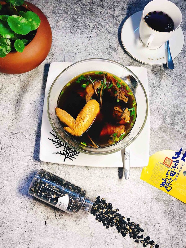 黑枸杞養生雞湯的做法-家常味煲菜譜-易網健康養生網 黑枸杞養生雞湯的做法-家常味煲菜譜