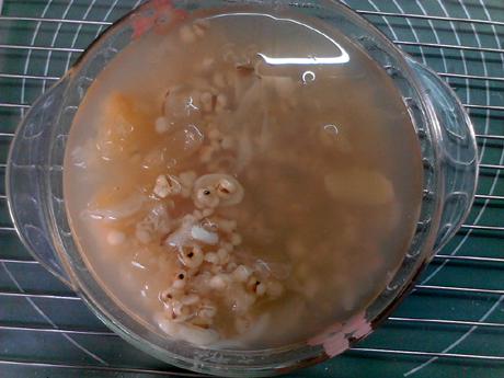 百合薏米銀耳湯的做法-甜味煮菜譜-易網健康養生網 百合薏米銀耳湯的做法-甜味煮菜譜