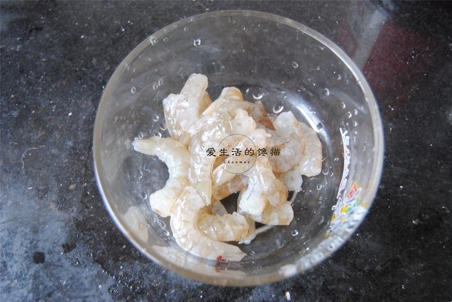 清蒸蝦丸的做法-家常味蒸菜譜-易網(wǎng)<a href=http://www.xllyou.com/ target=_blank class=infotextkey>健康養(yǎng)生</a>網(wǎng) 清蒸蝦丸的做法-家常味蒸菜譜