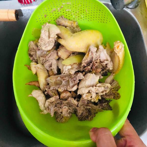 黑枸杞養生雞湯的做法-家常味煲菜譜-易網健康養生網 黑枸杞養生雞湯的做法-家常味煲菜譜