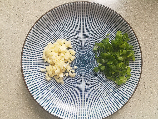 清蒸小龍蝦的做法-家常味蒸菜譜-易網健康養生網 清蒸小龍蝦的做法-家常味蒸菜譜