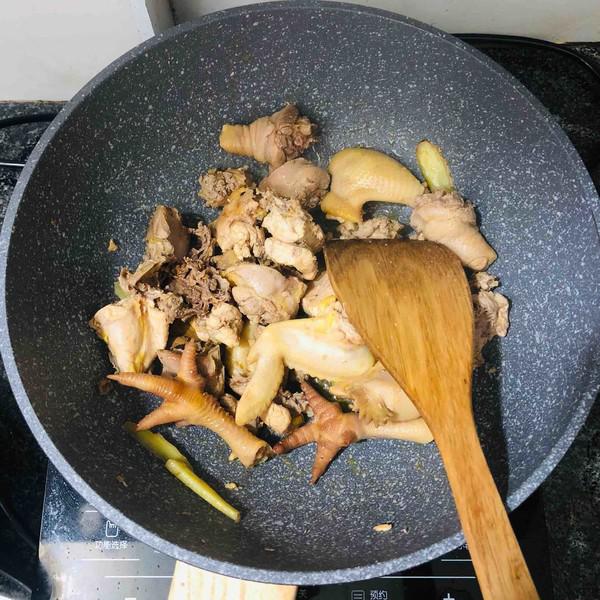 黑枸杞養生雞湯的做法-家常味煲菜譜-易網健康養生網 黑枸杞養生雞湯的做法-家常味煲菜譜