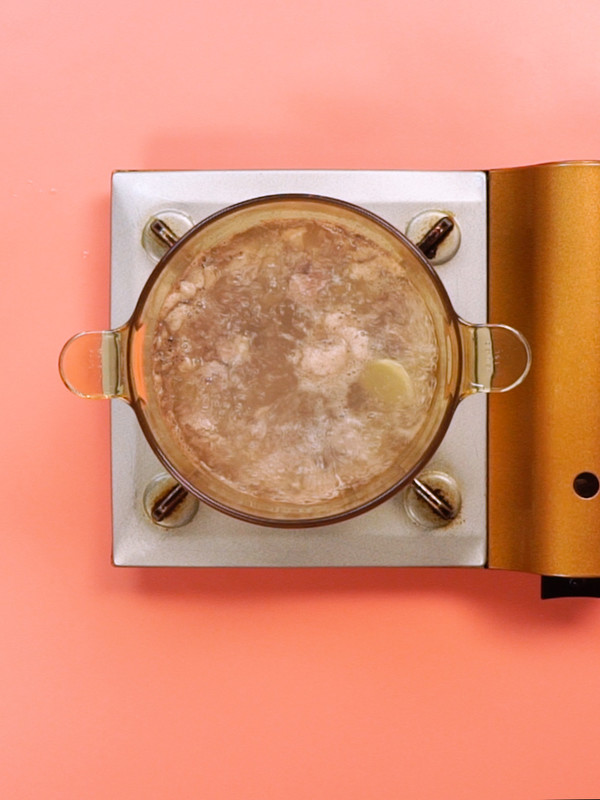 牛腩燉蘿卜的做法-咸鮮味燉菜譜-易網健康養生網 牛腩燉蘿卜的做法-咸鮮味燉菜譜