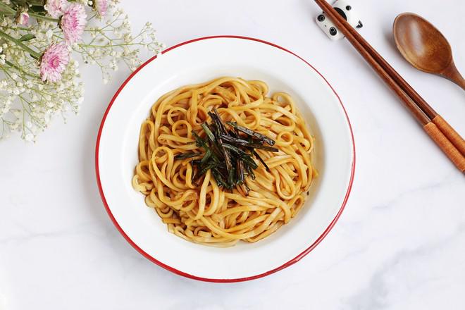 蔥油面的做法-咸鮮味拌菜譜-易網健康養(yǎng)生網 蔥油面的做法-咸鮮味拌菜譜