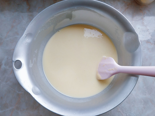 黃桃千層蛋糕卷的做法-甜味烘焙菜譜-易網健康養生網 黃桃千層蛋糕卷的做法-甜味烘焙菜譜