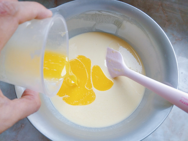 黃桃千層蛋糕卷的做法-甜味烘焙菜譜-易網健康養生網 黃桃千層蛋糕卷的做法-甜味烘焙菜譜