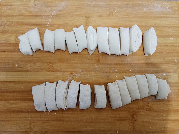 豆角鍋粘卷子的做法-家常味燉菜譜-易網健康養生網 豆角鍋粘卷子的做法-家常味燉菜譜