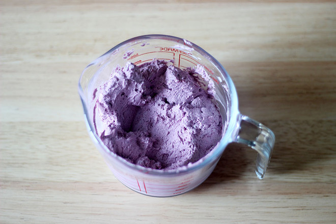 黑穗醋栗仙女蛋糕卷的做法-酸甜味烘焙菜譜-易網健康養生網 黑穗醋栗仙女蛋糕卷的做法-酸甜味烘焙菜譜