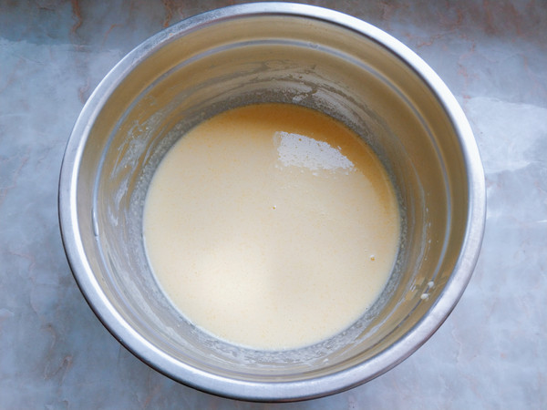 黃桃千層蛋糕卷的做法-甜味烘焙菜譜-易網健康養生網 黃桃千層蛋糕卷的做法-甜味烘焙菜譜