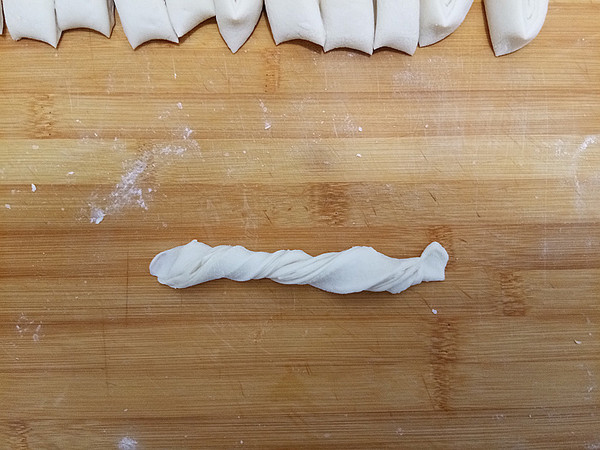 豆角鍋粘卷子的做法-家常味燉菜譜-易網健康養生網 豆角鍋粘卷子的做法-家常味燉菜譜