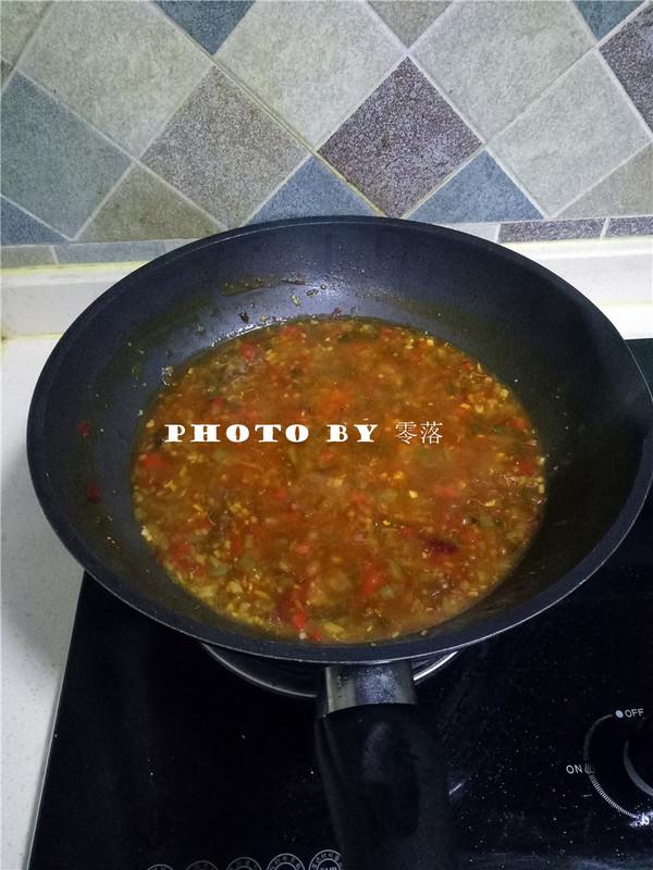 澆汁武昌魚的做法-酸辣味煮菜譜