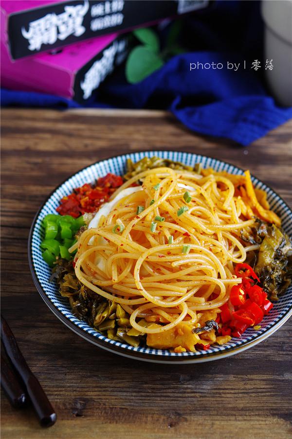 私房涼拌米粉的做法-家常味拌菜譜-易網健康養生網 私房涼拌米粉的做法-家常味拌菜譜