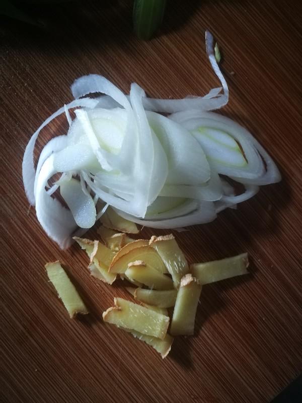 西芹蝦仁的做法-家常味炒菜譜-易網健康養生網 西芹蝦仁的做法-家常味炒菜譜