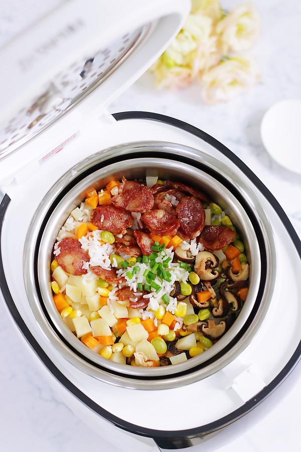 臘腸土豆脫糖飯的做法-咸鮮味蒸菜譜