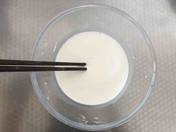 自制涼粉的做法-家常味其它工藝菜譜-易網(wǎng)<a href=http://www.xllyou.com/ target=_blank class=infotextkey>健康養(yǎng)生</a>網(wǎng) 自制涼粉的做法-家常味其它工藝菜譜