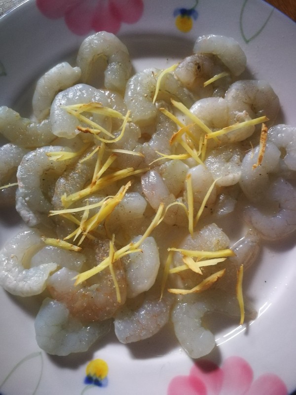 西芹蝦仁的做法-家常味炒菜譜-易網<a href=http://www.xllyou.com/ target=_blank class=infotextkey>健康養生</a>網 西芹蝦仁的做法-家常味炒菜譜