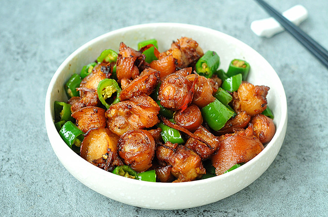 香燜豬尾巴的做法-香辣味炒菜譜