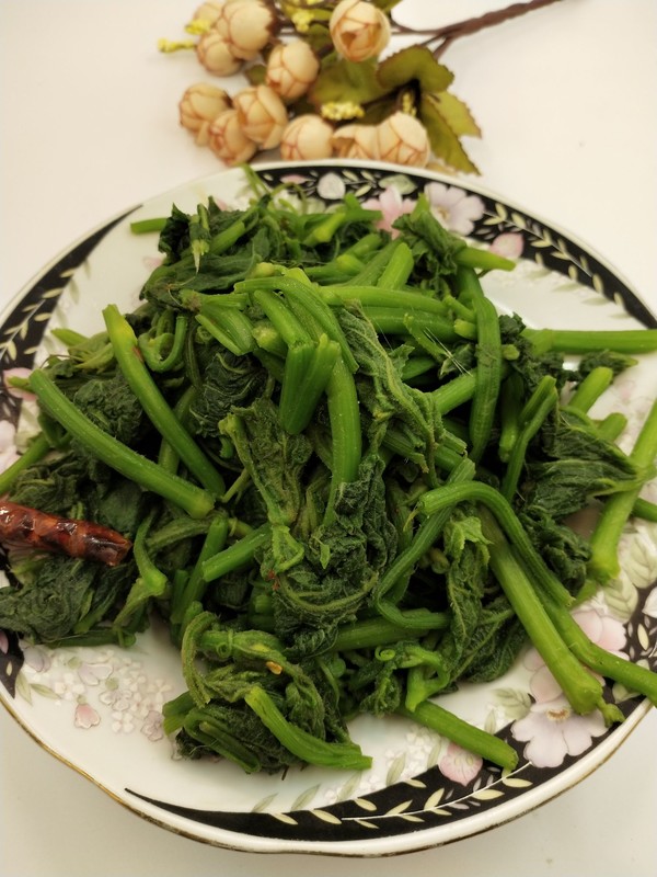 爆炒南瓜尖的做法-咸鮮味炒菜譜-易網健康養生網 爆炒南瓜尖的做法-咸鮮味炒菜譜