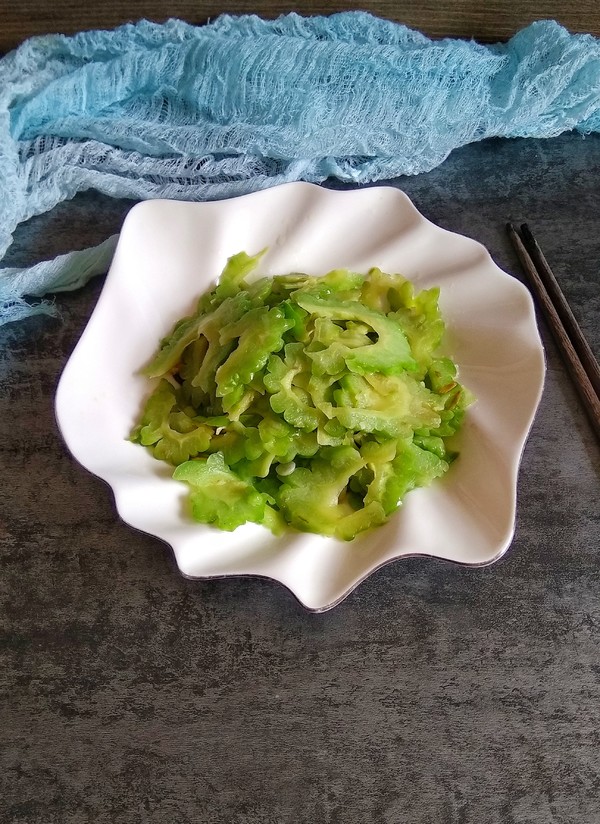 清炒苦瓜的做法-家常味炒菜譜