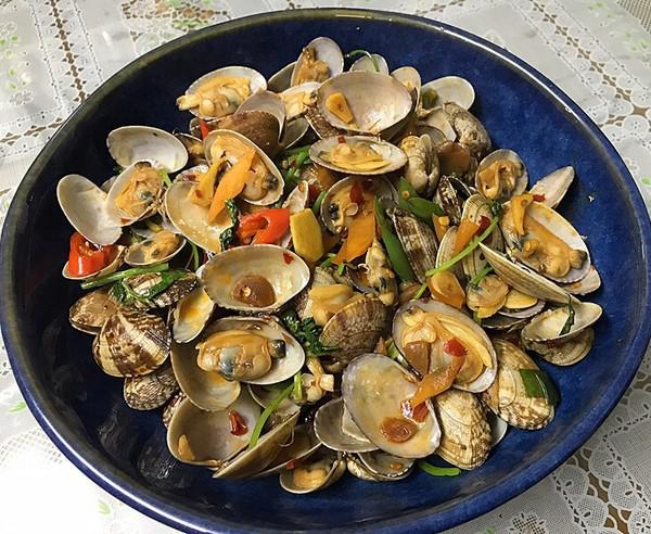 香辣花蛤的做法-香辣味爆菜譜-易網(wǎng)健康養(yǎng)生網(wǎng) 香辣花蛤的做法-香辣味爆菜譜