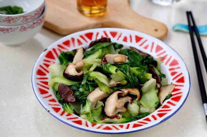 香菇青菜的做法-咸鮮味炒菜譜-易網健康養生網 香菇青菜的做法-咸鮮味炒菜譜