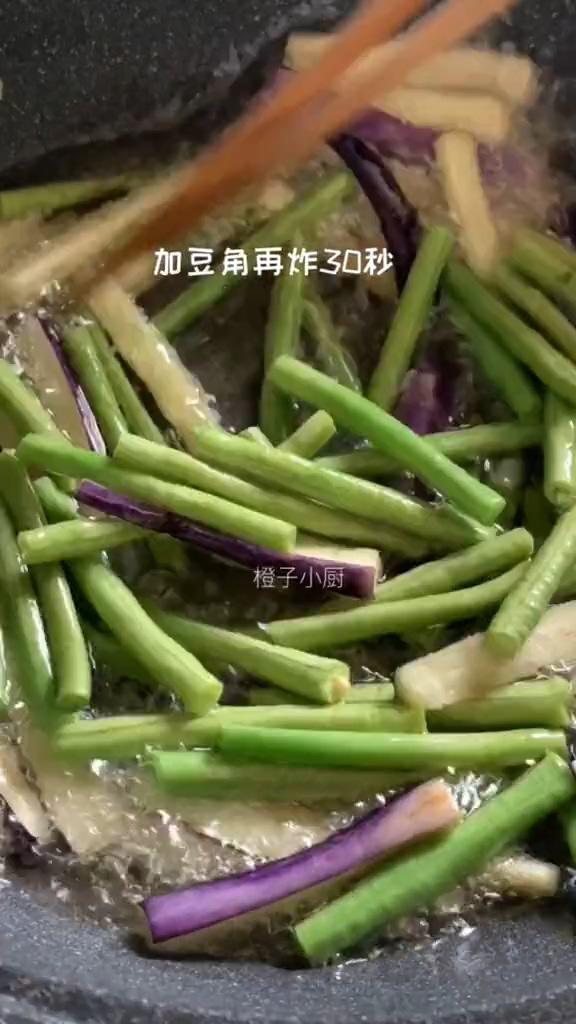 豆角炒茄子的做法-咸鮮味炒菜譜-易網(wǎng)健康養(yǎng)生網(wǎng) 豆角炒茄子的做法-咸鮮味炒菜譜