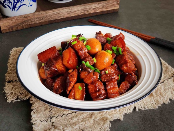 五花肉燉鵪鶉蛋的做法-咸鮮味燉菜譜-易網健康養生網 五花肉燉鵪鶉蛋的做法-咸鮮味燉菜譜