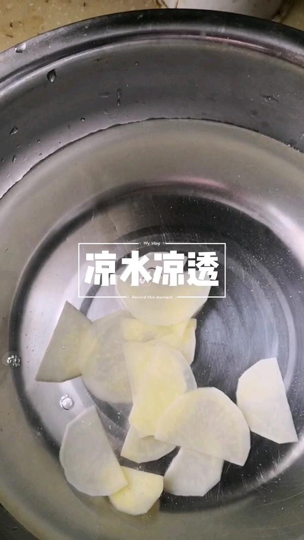 爽口土豆片的做法-酸甜味拌菜譜-易網<a href=http://www.xllyou.com/ target=_blank class=infotextkey>健康養生</a>網 爽口土豆片的做法-酸甜味拌菜譜