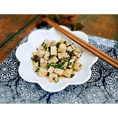 香椿拌豆腐的做法-咸鮮味拌菜譜
